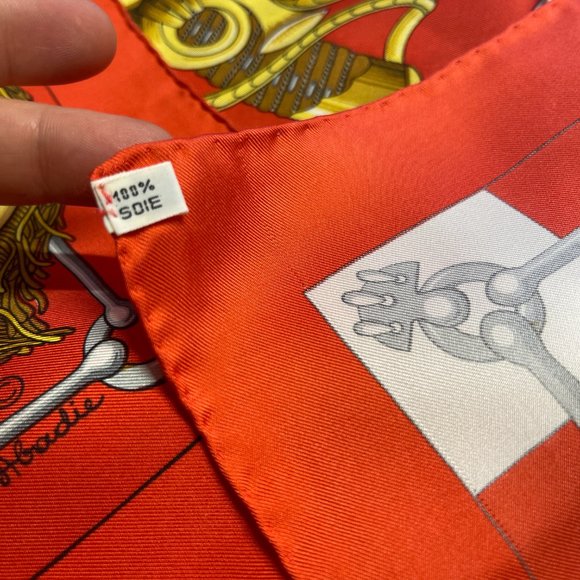 Hermes Scarf Authentic 90cm  reds silk - Picture 4 of 4
